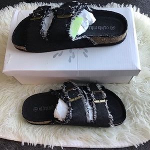 Olivia Miller Black Sandbar Footbed Sandals Size 6 New